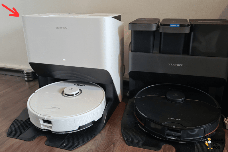 Die Roborock S8 Pro Ultra Station ist im Vergleich zur Ultra Station der S7-Serie zu sehen.